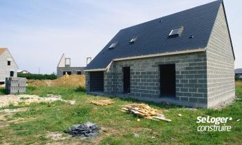 Est-il obligatoire de fermer le chantier lors de la construction d'une maison ?